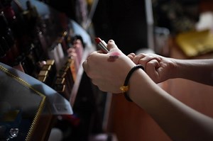 Public Health Professor Writes about the Ugly Side of Beauty