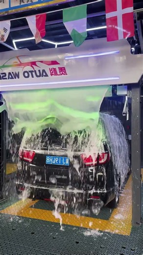 The fully automatic car wash machine washes the car really fast#trending #luxury #shorts