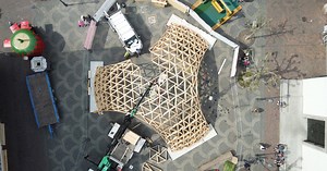 timber gridshell assembles free-form shapes combining trivalent and reciprocal frame