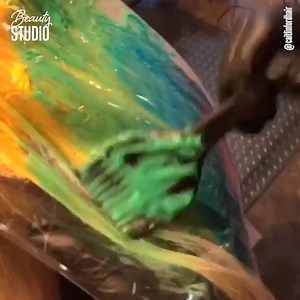 I want to color my hair too! 😍 by @caitlinfordhair IG: https://goo.gl/4ADNiH | Fuel Factory