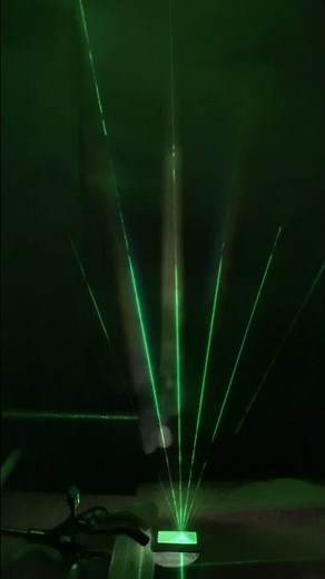 Smoke reveals the effect of a diffraction grating #physicsfun