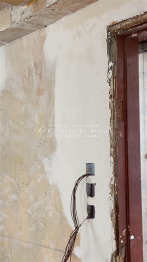 from concept to completion, witness the journey of turning dreams into reality with our incredible clients. —— 𝐥𝐞𝐭’𝐬 𝐠𝐞𝐭 𝐬𝐭𝐚𝐫𝐭𝐞𝐝 𝐰𝐢𝐭𝐡 𝐲𝐨𝐮𝐫 𝐭𝐡𝐨𝐮𝐠𝐡𝐭𝐬 —— 歡迎預約參觀門市及設計查詢 更多個案參考可以瀏覽我們網頁 想了解更多或其他查詢，歡迎Message我們聯絡。 . . #interiordesign #hongkong #hongkonginteriordesign #design #kwuntong #furniture #interiordesigner #furnituredesign #residentialdesign #室內設計 | Inch. Interior Design Ltd.