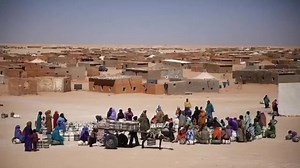 اللاجئون الصحراويين يعبرون عن إطهادم وانتهاك حقوقهم واقعهم المؤسف ومحزن داخل المخيمات باسم
