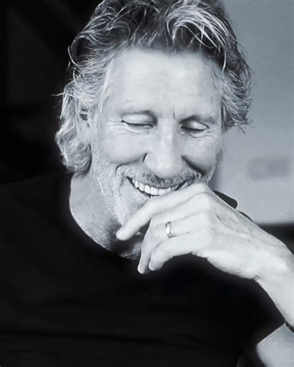 #ROGERWATERS my valentine btw #rogerwatersedit #pinkfloyd #pinkfloydedit #fyp for you page gif edit @lette @Roger Waters