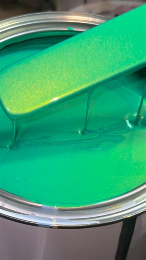 Toko Cat Daya Warna on Instagram: "Aliens green dari 2022 warna ini kita ciptakan 3 tahun lalu tidak pernah ada redupnya warnnaya hijau tosca dengan sinar gold di dalamnya dengan posisi nyamping nyolid tosca bening, yuk sekarang absen warna aliens green nya ges #CapCut"