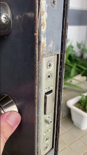 美和ロック DZやBHタイプのサムターンの外し方！【鍵屋】【鍵交換】 #鍵屋 #locksmith #shorts