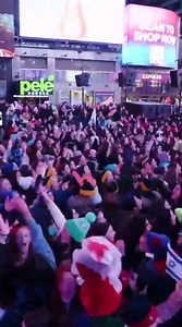 Gad Elbaz singing Hashem Melech last night in Times Square for the CTeen event . . . . . . . . . . . #concert #dancing #jews #crowd #people #singing #newyorkcity #nyc #timessquare | Jewish Music Only
