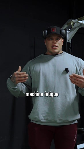 IFBB Pro @Nick Justice’s “mistake”: machine fatigue. Barbells rows built most of his back, but once you’ve got 30 machines to choose from, you forget the bread-and-butter free weights. Keep barbell dumbbell rows in rotation. Different grips, different back. Dense muscle comes from getting strong. #backday #barbellrows #dumbbellrows #bodybuilding #backworkout