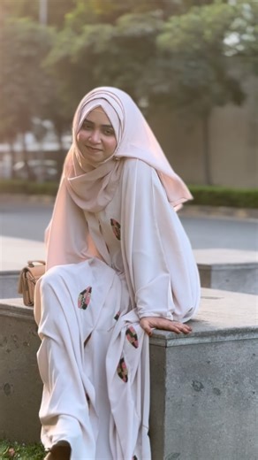 🌹 AFREEN KHAN 🌹 on Instagram: "Ghr ke maslo mei 🥺✨apka bhi yeh hall hai ky? @affo__queen__786 . . . . #trend #repost #trending #reels #affoqueen786"