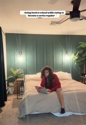 this is not the spring break the movies promised me 😭 like how are any of my friends even traveling under these conditions!? then again, not everyone tries to get 100 on every exam while focusing on booking a series regular role. I have to remember that balancing the restaurant shifts, the auditions, and accounting as a non traditional student is a wild ride, but I’m doing it purely for the plot. I once prayed for the