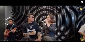 Terjemahan Lirik Lagu Nresnani - Happy Asmara feat Gilga Sahid: Maturnuwun Pun Tansah Mayungi   - Tribunnews.com