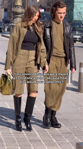 What People Are Wearing by Linoya on Instagram: "Humans… love how we use self expression to define who we are, and how we find the people in our lives accordingly… ✨ birds of a feather really do flock together! I love love 💖 #whatpeoplearewearing #birdsofafeather"