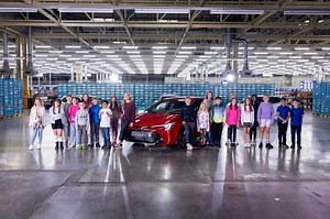 Kids Review Cars: Toyota Corolla Hatchback 2024 vs Toyota Carina E 1992