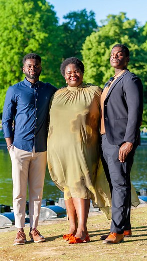 Laetitia Mampaka on Instagram: "MISSION ACCOMPLIE 🥹🩷 En tant qu’aînée, j’ai souvent sentie sur mes épaules la responsabilité d’ouvrir la voie pour mes petits frères. Aujourd’hui, en regardant le chemin parcouru, je ne peux qu’être reconnaissante du sacrifice de nos parents et fière de mes frères. Bien sûr, ce n’est pas le diplôme qui me rend fière mais le fait qu’ils aient tout donné pour atteindre leurs ambitions. Je tenais à partager la fratrie pour prouver que la détermination peut être con