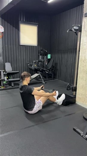Double Grip Row Cable Machine