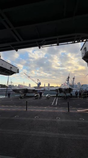 🔥President Trump just made an EPIC entrance aboard the USS George Washington in Japan Navy Sailors went absolutely WILD | My News Feed
