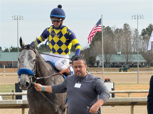 Sellout crowd watches Incredibolt win $500,000 Virginia Derby at Colonial Downs