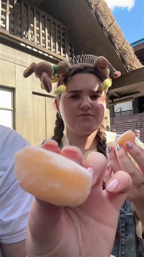 Amazing snacks!! 🇯🇵🍡 #disneyworld #trending @Greta @Bethany 🎨