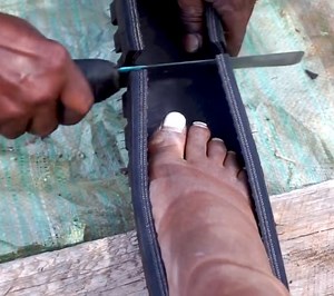 132M views · 1.7M reactions | This guy turns tires to sandals.  Credit: Daring Danielle (https://goo.gl/Xf9QMr) | Bluntly | Facebook