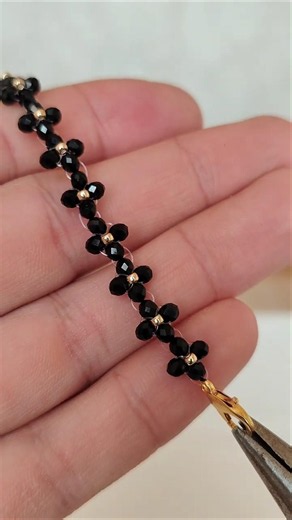 How to Make a Beautiful Black Flower Bracelet with Beads 🖤 | DIY Jewelry Tutorial