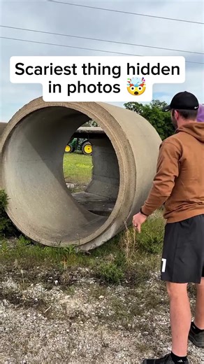 Scariest thing hidden in photos 😳 #facts #intresting #things