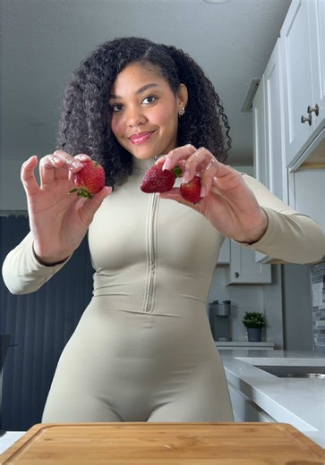 Creamy Oatmeal Recipe with Oat Milk and Fresh Fruits