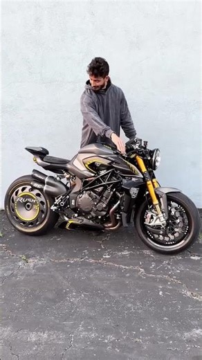 Wheelies and drifts breaking the internet 💨🏍 #shorts #viral #bike #superbike #reels #stunts