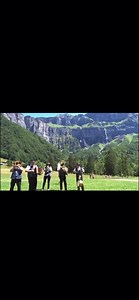 QU’ELLE EST BELLE LA CASCADE ! Un des chants de montagne les plus populaires ! Ici le célèbre groupe de musique Les Tradi'sons, originaire du Chablais(Haute-Savoie-France). Une interprétation dans un lieu où coulent de merveilleuses cascades : Sixt-Fer-à-Cheval (Haut Giffre-Haute Savoie-France). Un grand merci au groupe Les Tradi’sons pour cette vidéo qui fait tellement de bien ! | La Place du Village