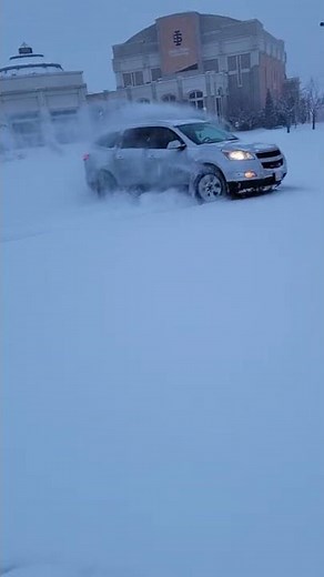 2010 chevy traverse in snow