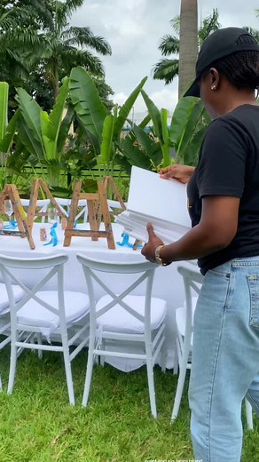 Organizando una fiesta de Paint and Sip para 24 invitados