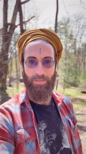 304K views · 10K reactions | I found a shortcut to peace and happiness when I stopped expecting the same people who caused my ruptures to somehow heal them. If someone doesn't have capacity to connect with me, why would I go seeking connection from them over and over again? People teach us about their capacity through their behavior. Believe them when they show you. | Holistic Life Navigation | Facebook