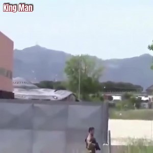 Person records an alien ship that they have hidden although in the attempt he almost lost his life Join group watch more: Mysterious Aliens & UFO Disclosure ✔ | Aliens UFO Caught on Camera