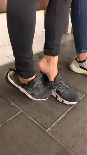 Buffet breakfast of beautiful feet... #solesfeet #maturetoes #solesandtoes #pinktoes #longtoes #footfetish #maturesoles #beautifulfeet #redtoes | Footographer