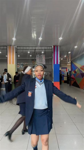 everyone has to wait for the queen the goat to finish , that’s respect 😭😭😭🫰🏽#fyp #dancing_with_busisiwe