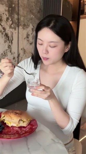 冬日更好的滋补就选小仙炖鲜炖燕窝，日常滋补，孕期的妈妈们别错过！#冬天#变美#妈妈#宝宝