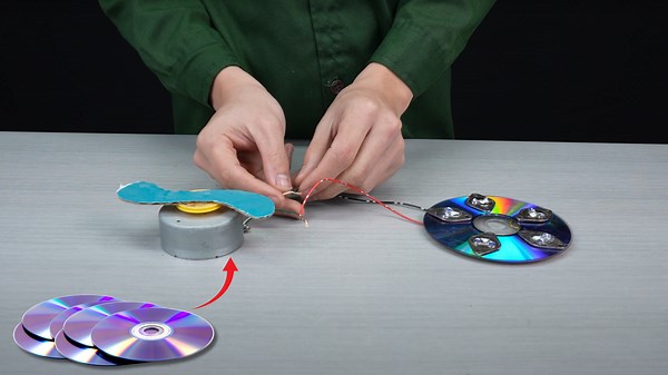 The Surprising And Unimagined Use for CD and DVD Discs