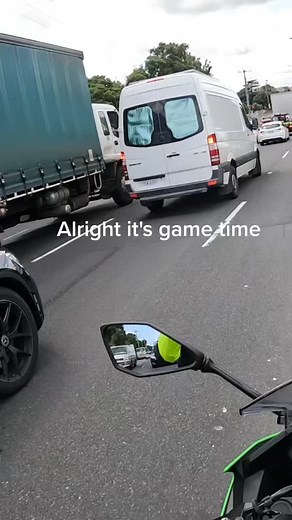 What goes through my head while I'm filtering - it's therapeutic 😍 #biketok #bikesoftiktok #bikelife #australia #melbourne #yamaha #kawasaki #honda #suzuki #ducati #r1 #r6 #r3 #ninja #400