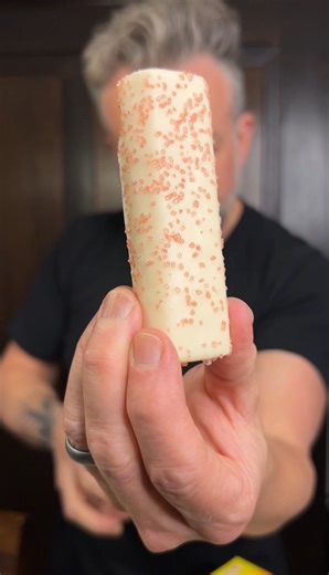 New BUILT PUFF SOUR BAR Review 🍑 #built #foodreview #proteinsnack #builtpuffbars #builtbar | Jamie Dugan