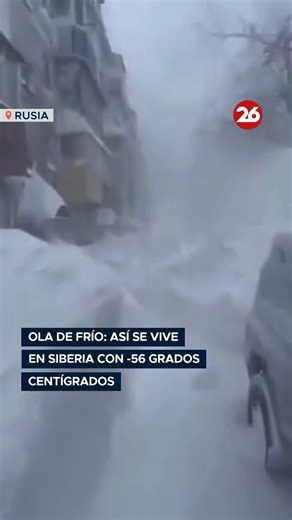 🥶 ASÍ SE VIVE EN SIBERIA CON -56 GRADOS ➡️ La ola de frío que afecta a la región de Yakutia, en la Siberia rusa, deja imágenes y postales que parecen de ciencia ficción. Las temperaturas al noreste del país alcanzaron los -56 °C, y la vida en esta parte del planeta se volvió prácticamente inviable. ➡️ El frío hace que se deban tomar medidas extremas, como cargar con abrigos de más de 10 kilos de peso, refugiarse en los hogares y tener costumbres que no permiten desarrollar una vida cotidiana “n