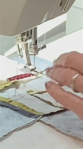 The Gold Rush Quilt: A Timeless Craft! This stunning quilt, inspired by the historic Gold Rush, features intricate patterns and vibrant colors. Each block is skillfully arranged on point, creating a dynamic visual effect that captures the spirit of adventure. Quilters cherish this project for its blend of tradition and creativity while celebrating a pivotal moment in history. 🪡✨ 🛒🔗 Want to learn more about Teaching, Products, and our Premium Club? Click here: 🌐 linktr.ee/jodibarrows | Square