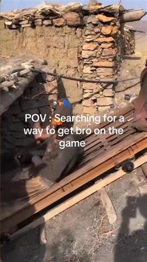 @rotholic on Instagram: "日本利用壓電磁磚將腳步轉化為電能。這些瓷磚捕捉來自你腳步的動能。當你行走時,你的重量和動作會對瓷磚產生壓力。磁磚會輕微彎曲,從而產生機械應力。磁磚內部的壓電材料將這種應力轉化為電能。每一步都會產生少量電荷,而數百萬步結合在一起就能產生足夠的電力來驅動LED燈、數位顯示器和感測器。在像澀谷車站這樣繁忙的地方,每天大約有240萬個腳步為此系統作出貢獻。這些電能可以被儲存或立即使用,從而減少對傳統電力來源的依賴,並支持可持續的城市基礎設施。這個方法將日常運動轉化為實用的可再生能源 #日本#知識#事實#你知道嗎#推薦#科技 #創"