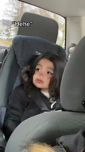 He looks like michael jackson instead #hehe #HolidayOREOke