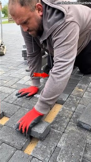 This Man Has Perfect Brick Fixing Skills 😱