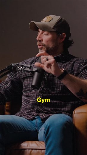 Gym strength and gym endurance are not the same thing as real, hands-on grappling. In the gym, you can drop the weight. In a real confrontation, you’re carrying another human… and a decision-making problem at the same time. It’s not just physical output. It’s mental bandwidth. Where are my hands? What is he reaching for? Do I need to create an angle? Am I in a good position right now? What does the environment give me — and what does it take away? That constant processing is the part most people