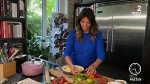 Délicieusement estivale : découvrez la recette de la tarte à la tomate ! | France tv