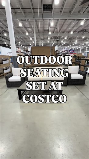 Elegant Outdoor Seating Set for Your Backyard