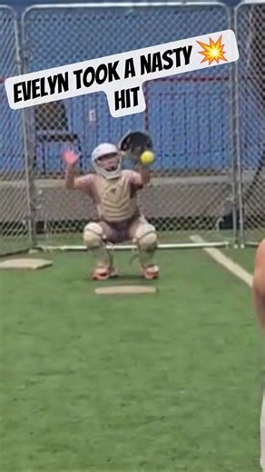 I LOVE CATCHERS ❤️ #9u #softball #fastpitch #catching #bodyshot