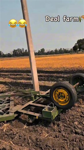 Professional driver: funny farming trailer moment