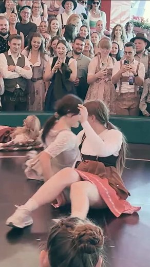 Epic Devil's Wheel Fails at Oktoberfest Munich! #DevilsWheel #Oktoberfest #Teufelsrad #MunichRides #FunnyFails | Devils Wheel Oktoberfest