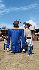 Con el baile de los Mojigangos al centro del ruedo termina la cabalgada y da inicio el Toro de Once. | Yo soy de aquí Colima